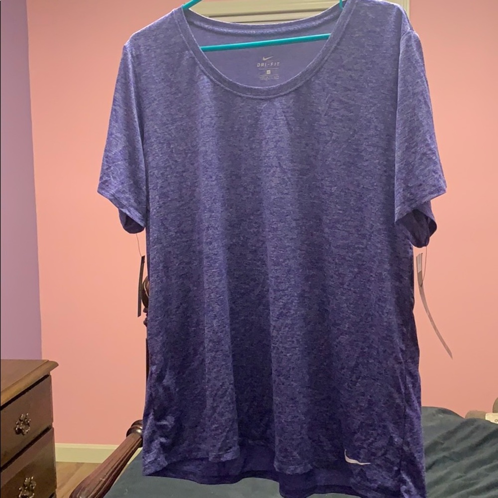 Women’s Nike dri-fit T-shirt